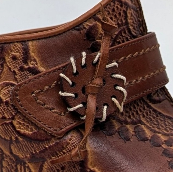 Isabella Fiore Platform Clogs Leather Floral Embossed Cowgirl Boho Western 6 - Picture 3 of 14